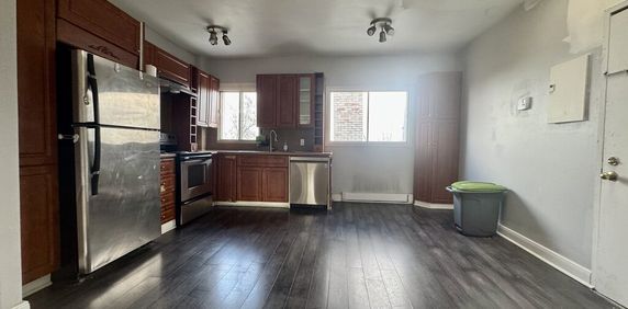 Downtown/Atwater - Large Bright 5 1/2 - Photo 2