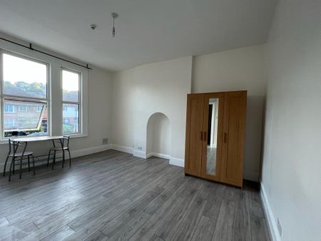 Studio Flat, Auckland Road, SE19 - Photo 2