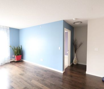 Bright & Stylish 2-Bedroom - Photo 1