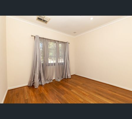 17 Stepney Road, Armadale, WA 6112 - Photo 1