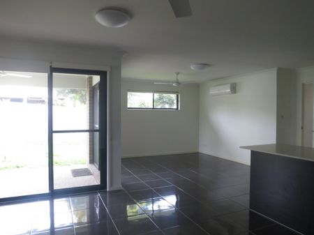 2/6 Lyam Place, Eimeo - Photo 2