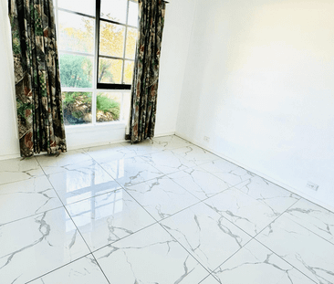 Low-Maintenance Living with Double Garage, Workshop & Outdoor Enter... - Photo 4