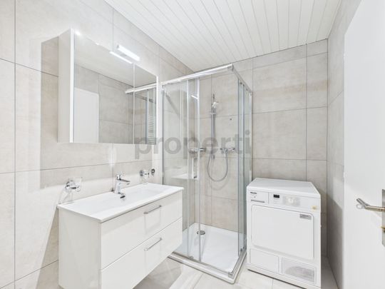 Exklusiv & zentral: Renovierte 3.5-Zimmer-Wohnung mit 180° Bodenseeblick - Photo 1