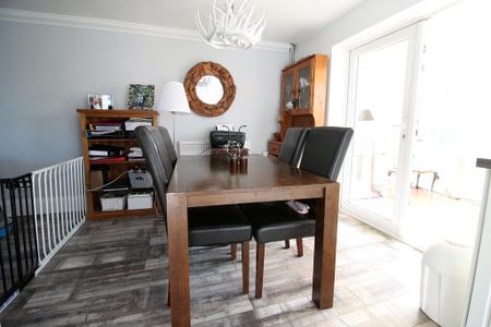 4 bedroom end of terrace house to rent - Photo 4