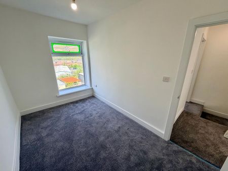 3 bedroom terraced house to rent - Photo 4