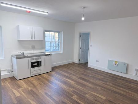 1 bedroom flat to rent - Photo 2