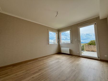 Location Appartement 4 pièces 124m² - Photo 2