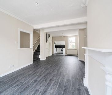 Liffler Road, London, SE18 - Photo 2