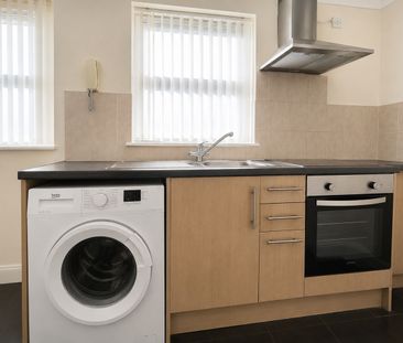 1 Bed Flat, Clarendon Road, LU2 - Photo 3