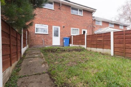 2 bedroom mews to rent - Photo 3