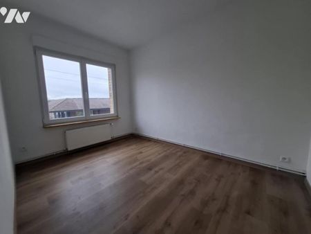 Maison semi-mitoyenne, 1 chambre, un bureau, une cour - Photo 2