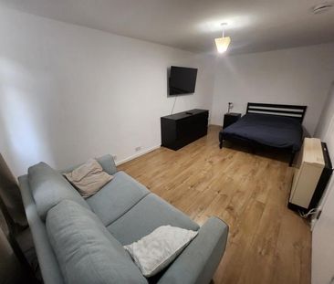 4 bedroom house share to rent - Photo 3