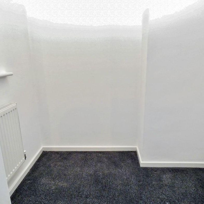 2 bed apartment to rent in NE8 - Photo 1