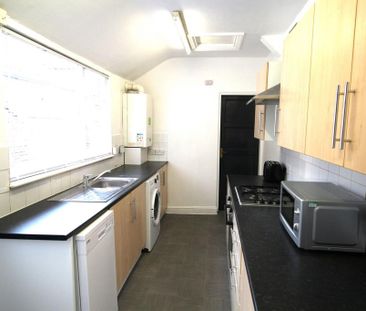 1 bedroom in a house share to rent - Photo 6