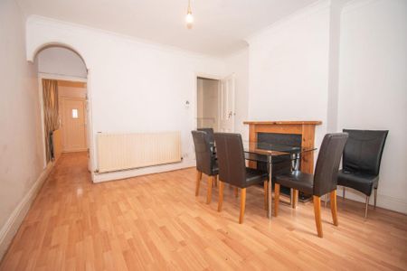 3 bedroom terraced house to rent - Photo 2