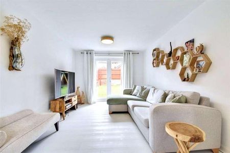 Popert Drive, Worcester, Worcestershire, WR5 - Photo 2