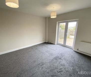 3 bed mid-terraced house to rent in St. Marys Hill, Brixham, TQ5 - Photo 1