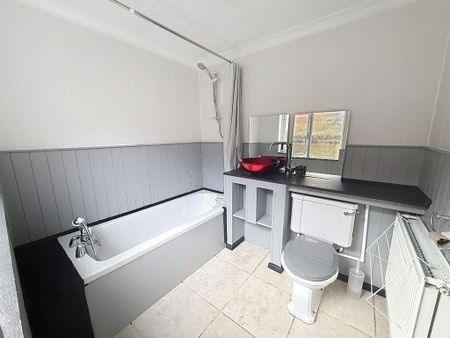 2 bedroom terraced house to rent - Photo 4