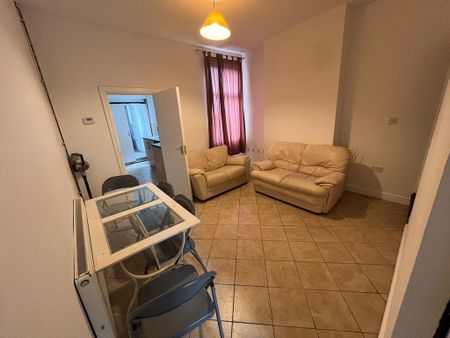 4 bedroom terraced house to rent - Photo 2