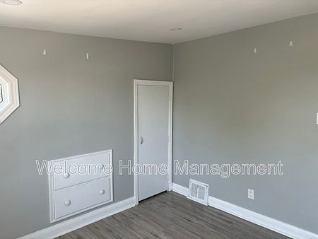 $1,750 / 2 br / 1 ba / Hamilton Has A Gorgeous Upper Unit Awaiting You! - Photo 5