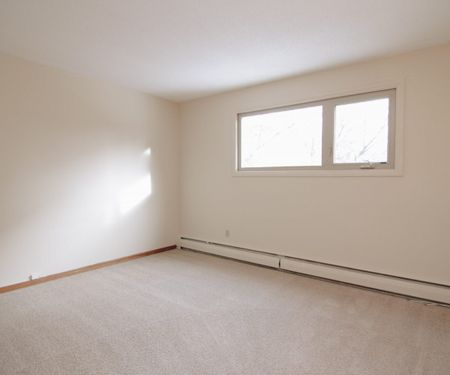 2150 Smith St - Two Bedroom - Photo 2