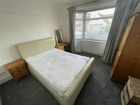 5 bedroom bungalow to rent - Photo 4