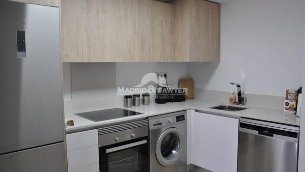 2 bedroom, 2 bathroom apartment in Punta Prima only 150m from the beach! - Photo 1