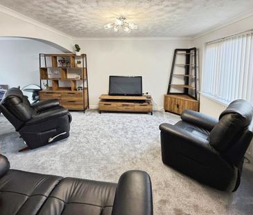 3 bedroom semi-detached house to rent - Photo 2