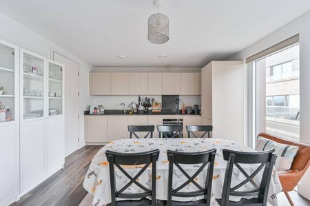 3 bedroom flat to rent - Photo 5