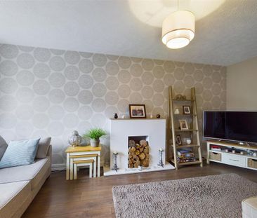 2 bedroom terraced house to rent - Photo 2