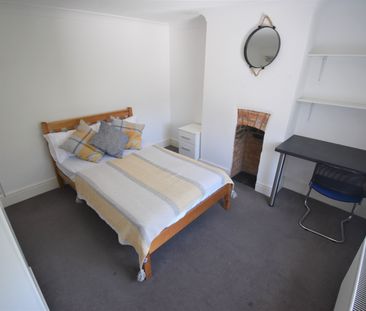 6 Bed Terraced House, Donnington Road, RG1 - Photo 2