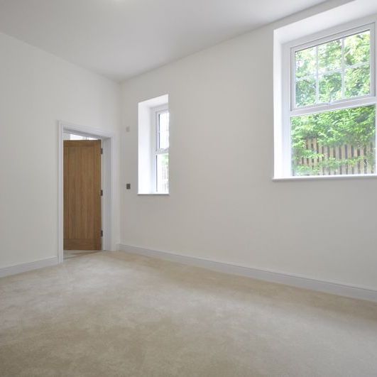 Fields Park Road, Newport - Photo 1