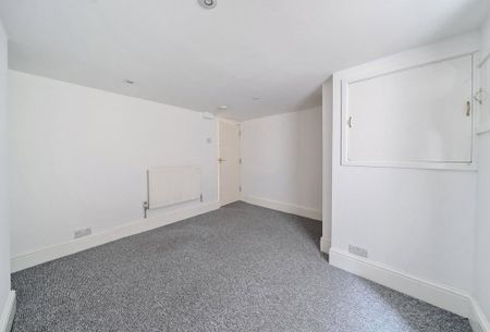 4 bedroom terraced house to rent - Photo 3