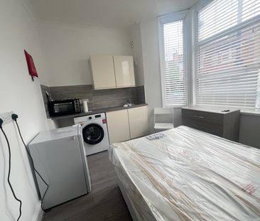 Studio Flat, La Rose Lane, N15 - Photo 5
