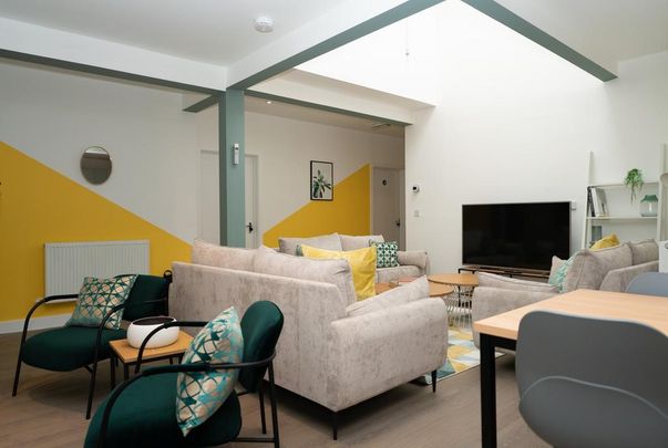 3 bedroom flat to rent - Photo 1