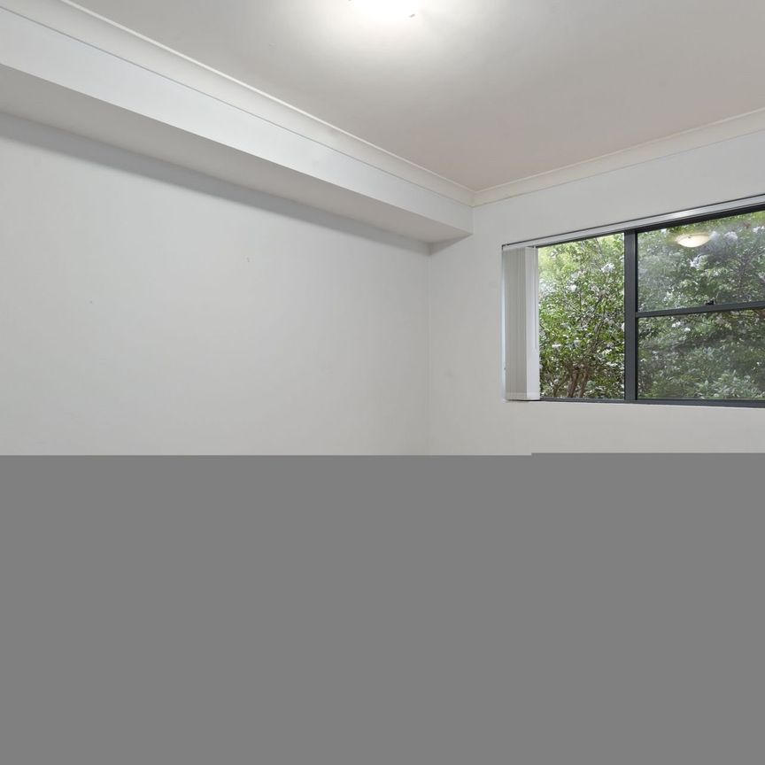 Well Presented Two Bedroom Apartment - Photo 1