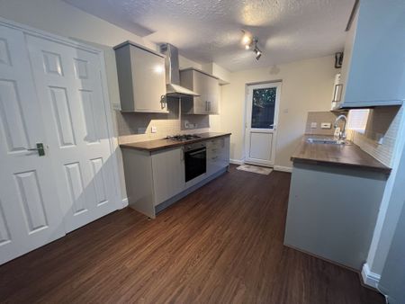 3 Bedroom Semi Detached - Photo 3