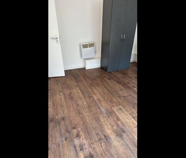 Room in a Shared House, Buller Road, CR7 - Photo 1