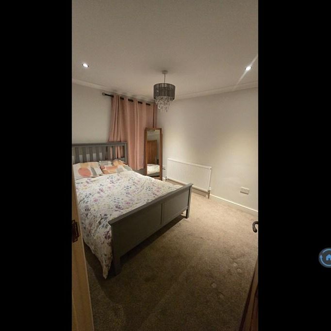 1 bedroom in a house share to rent - Photo 1