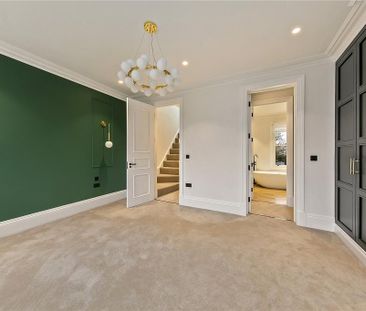 4 bedroom end of terrace house to rent - Photo 2