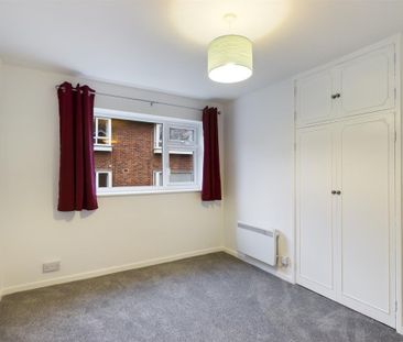 Cliveden Close, Brighton - Photo 1