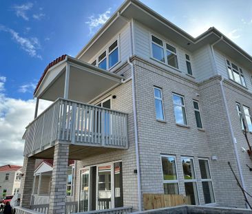 Brand New Apartment in the Center Avondale - Photo 2