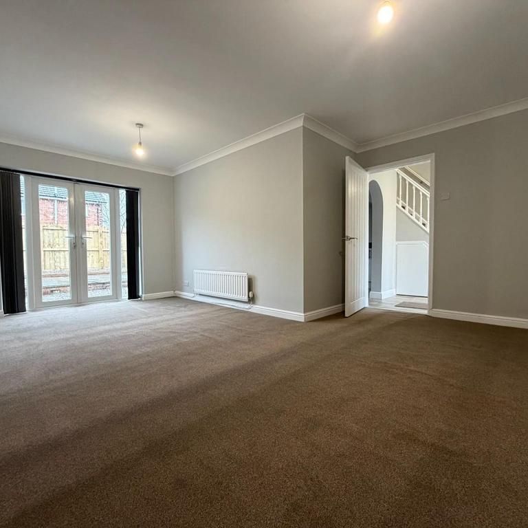 3 bedroom terraced house to rent - Photo 1