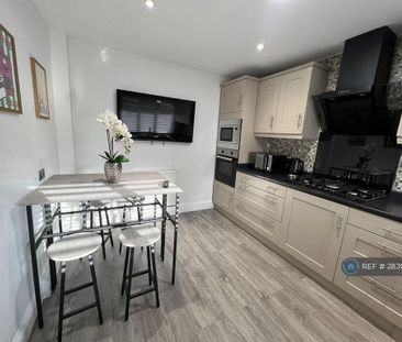 1 bedroom in a house share to rent - Photo 5