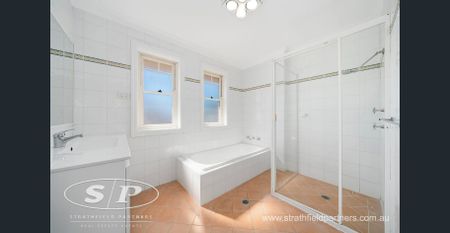 Spacious in a Prime Position - Photo 5