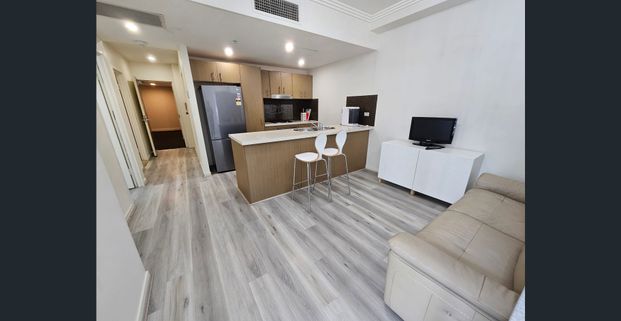 Fully furnished Haymarket apartment - Photo 1