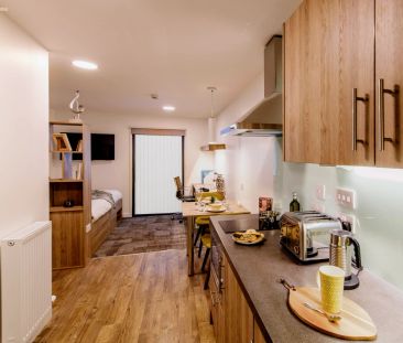 Platinum Studio - Photo 1