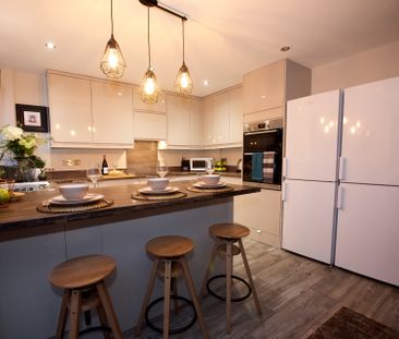 Great Central Location Near the High Street Room 5 - Large Double R... - Photo 5