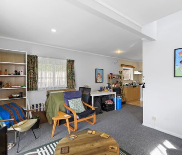 Beautiful 2-Bedroom Standalone Home in Peaceful Vogeltown – $585pw ... - Photo 2