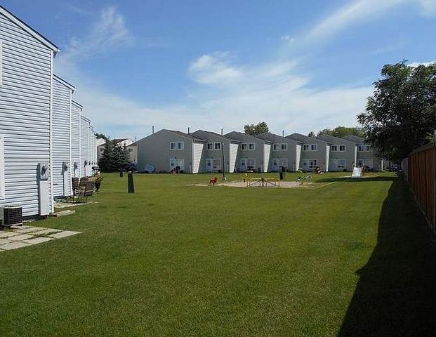 Wickham Park | 100 Wickham Road, Winnipeg - Photo 1